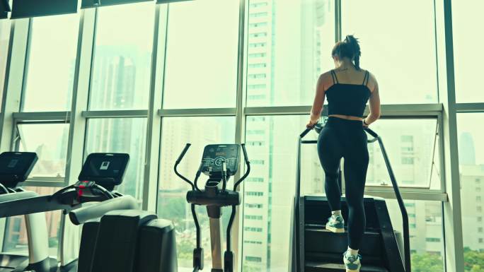 运动健身房爬楼机楼梯机锻炼