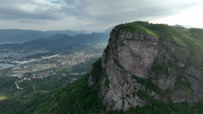 原创 福建福州闽侯五虎山城市自然风光航拍