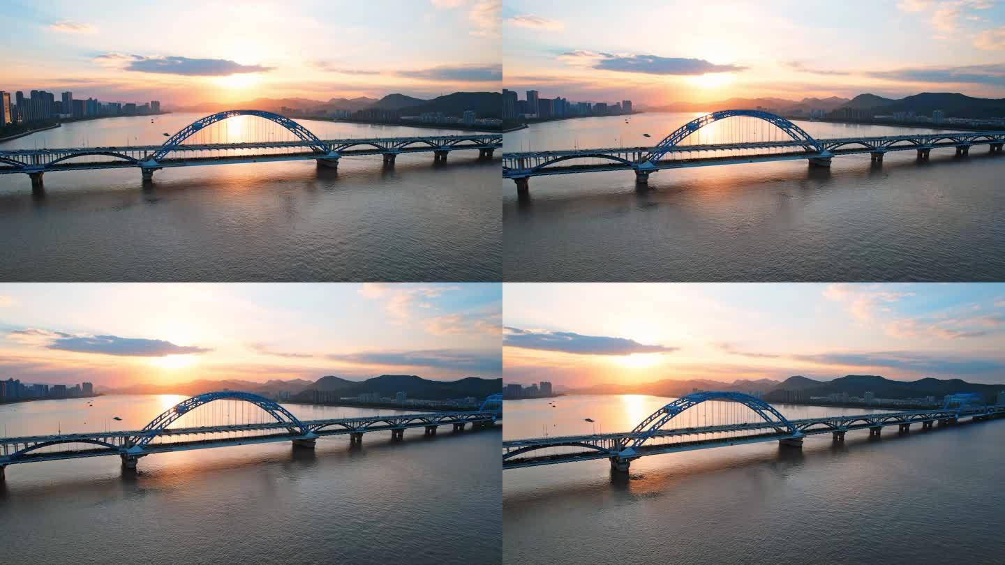 杭州 夕阳下的钱塘江复兴大桥