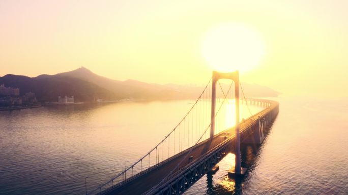 日出的海上桥梁清晨日出形象专题旅游宣传