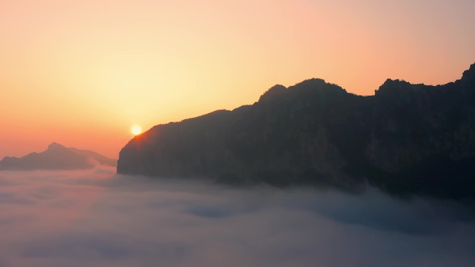 洛阳荆紫仙山云海日出