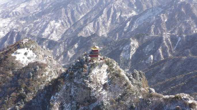 秦岭山脉南五台冬季雪景航拍镜头