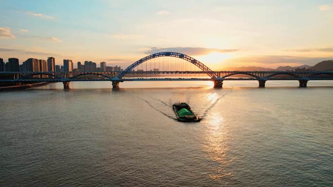 杭州 夕阳下的钱塘江复兴大桥