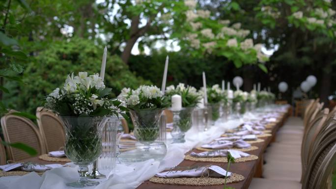 活动派对或婚礼招待会的餐桌设置