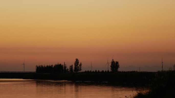 黄河滩上的风车