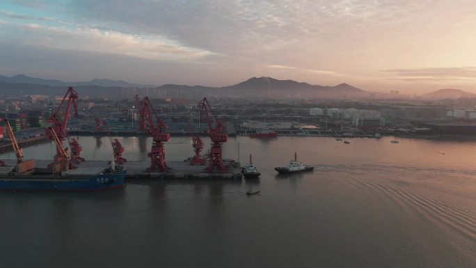 远洋港口，日出美景