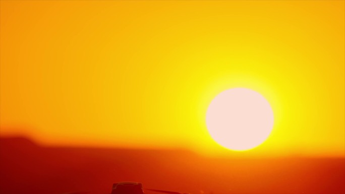 夕阳下的无人机拍摄 无人机