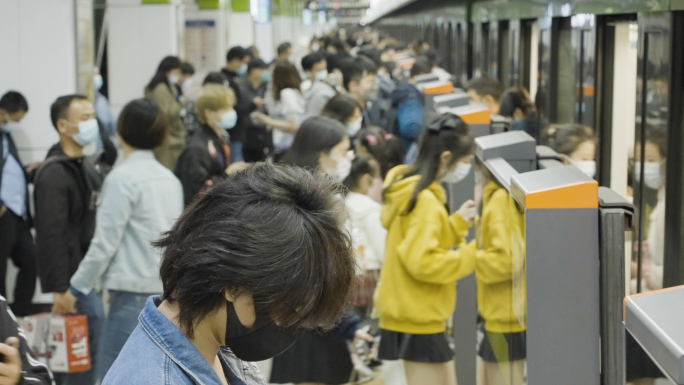 最新上海地铁人流4k原创素材