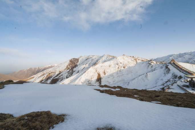 青海拉脊山的雪山延时