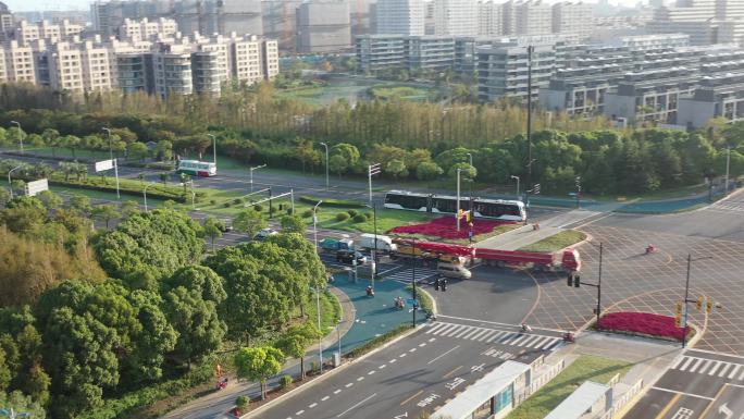 4K原素材-上海临港中运量1号线无轨电车