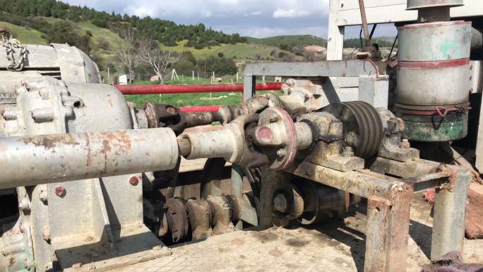 水井钻机齿轮箱机器设备建筑设备