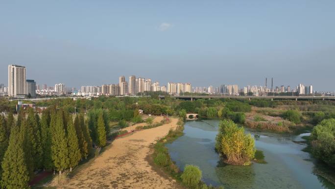 航拍襄阳月亮湾湿地公园城市自然风光