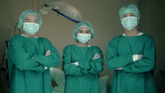 外科医疗团队做手术室专家团队合照医生专注