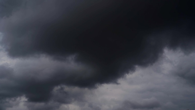 乌云延时暴雨来临云层翻滚乌云密布遮天蔽日