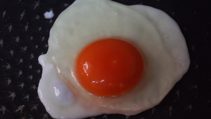 柴鸡蛋煎的过程