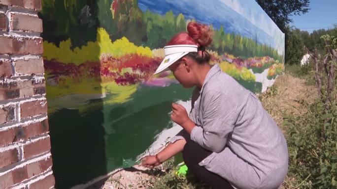 农村围墙手绘作画写标语美化环境