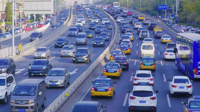 4K北京二环路早高峰车流救护车