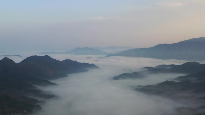 清晨山区云海航拍