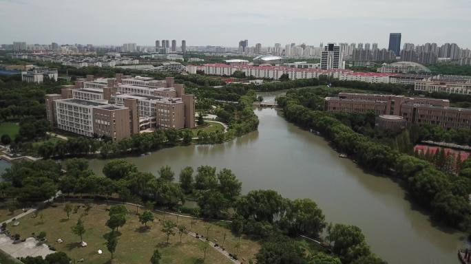 4K航拍-上海工程技术大学-外景