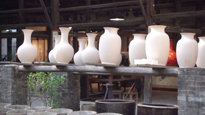 景德镇古窑陶瓷作坊工厂半成品瓷器