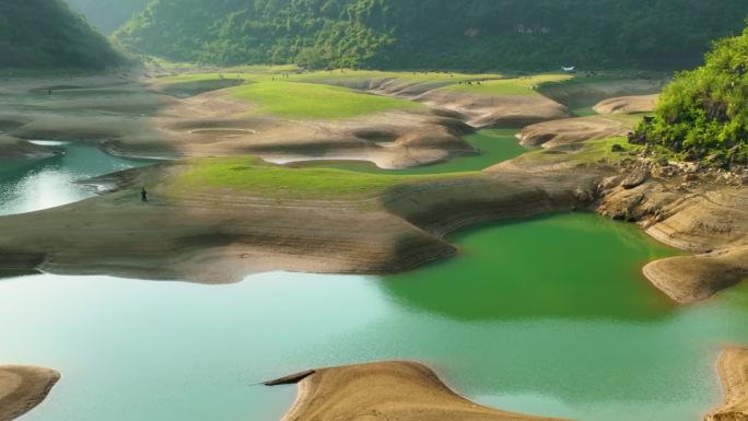 4K航拍广西日照更望湖山水风光