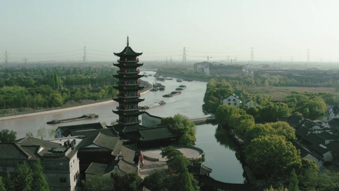 中国浙江省京杭运河的无人机视图。