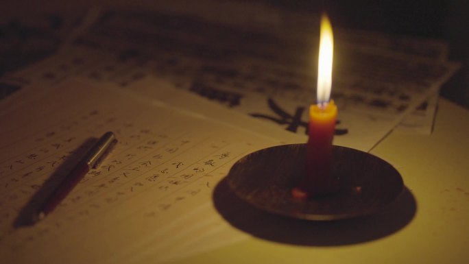 一组蜡烛视频-烛光阅读写作