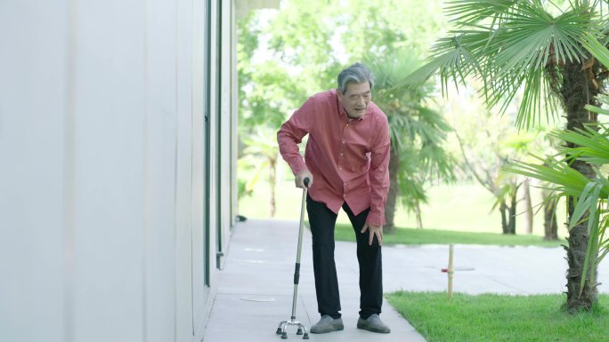 中老年人关节炎腰椎膝盖疼痛起身走路困难