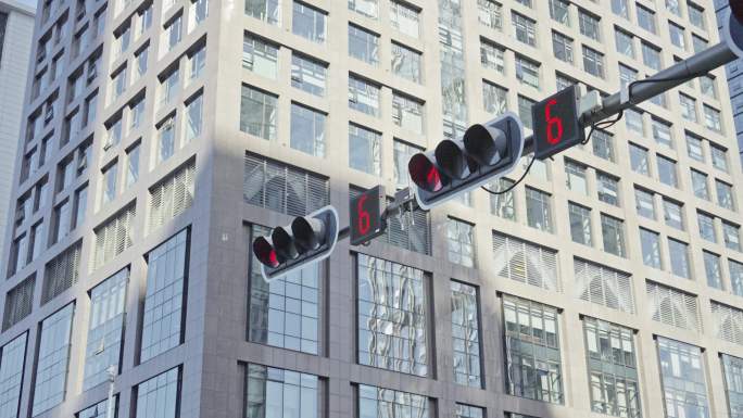 4K正版-商务中心交通信号灯-红灯转绿灯