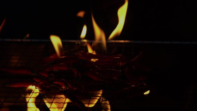 火烧红辣椒。烧辣烤BBQ