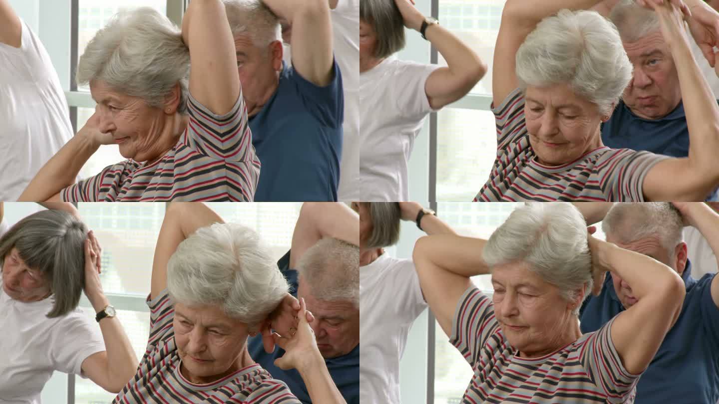 HD：老年人做伸展运动