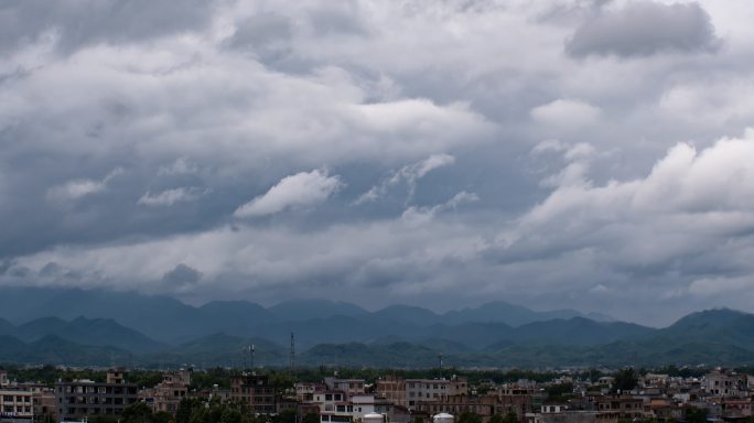 白云飘荡 乡村雨后