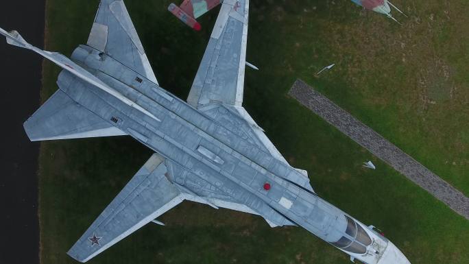 飞机俯视图飞机战斗机顶部航拍军事基地