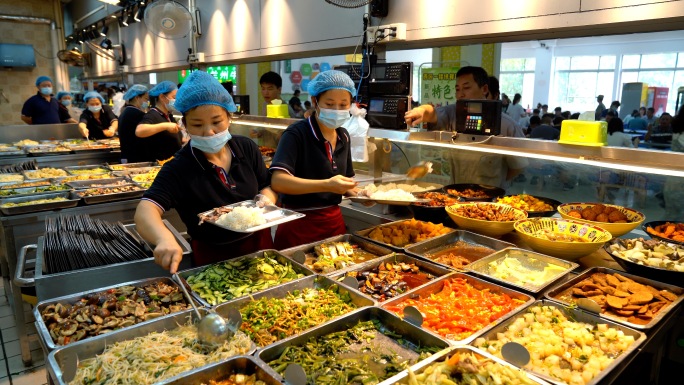 大学食堂 餐厅打菜学生餐厅大学生食堂