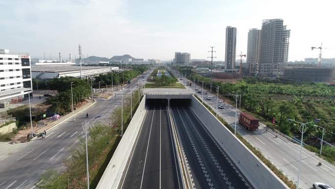 马路 隧道 车流 船拍 国道