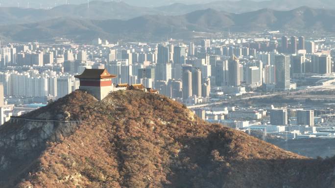 御三视野下的威海里口山仙姑顶城市风景