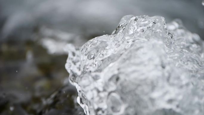 溪流流水水自然水面水泡酿酒浪花