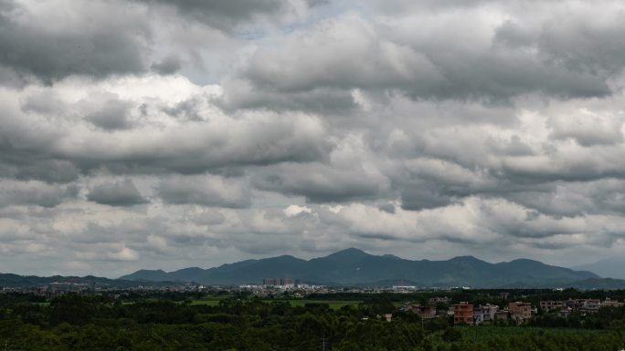 天气变幻 乡村雨季