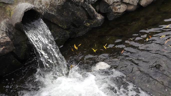 污水管、溢流管排污废水