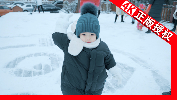 打雪仗堆雪人儿童雪地大寒下雪大雪冬天玩雪