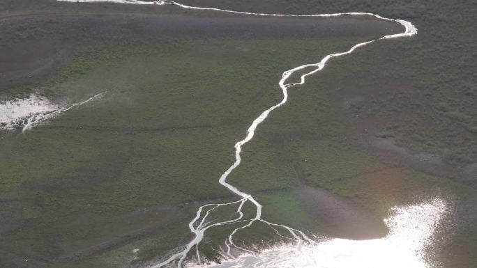 干旱枯水期湖底水库小河阳光河道草地