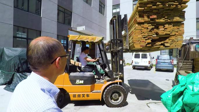 木材运输 装卸货物 叉车 传统工艺