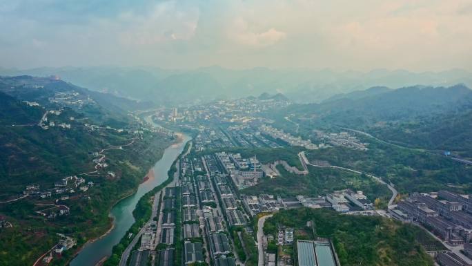 茅台镇全景 茅台酒厂