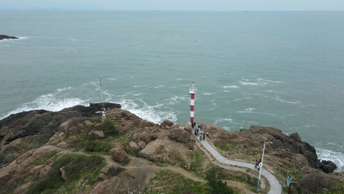 航拍青岛灵山岛海岛海浪礁石