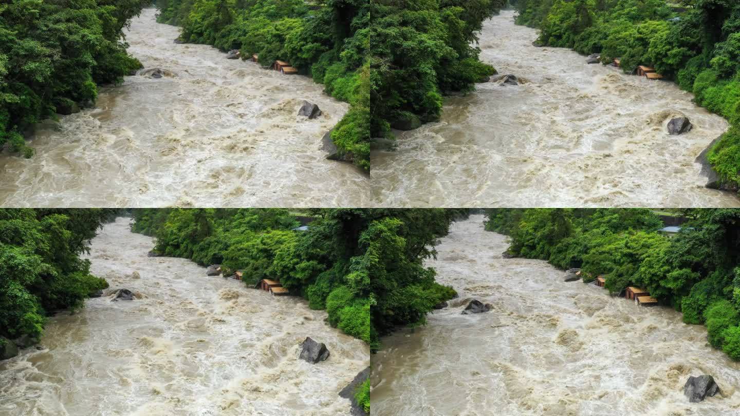 中国西藏的美景汛期涨水洪灾湍急水流