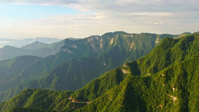 航拍宏伟壮观峡谷山脊地形