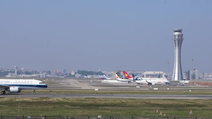 重庆T3出发机场飞机起飞机场实拍