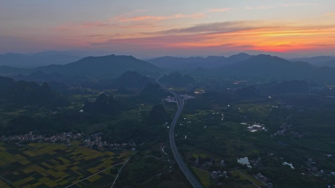 广东阳春马兰村稻田喀斯特地貌