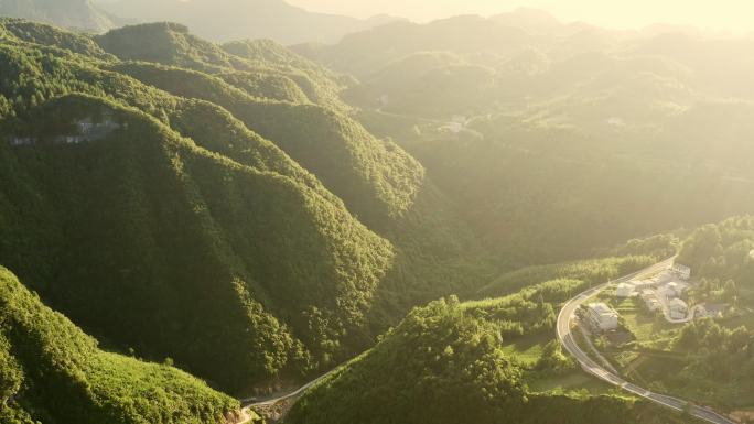 航拍山川峡谷丁达尔效应