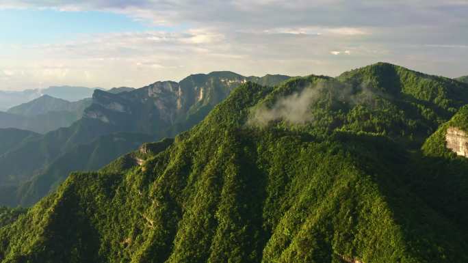 航拍宏伟壮观峡谷山脊地形